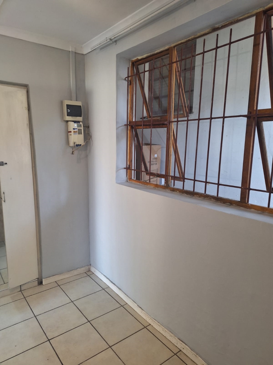 To Let 1 Bedroom Property for Rent in Top Town Eastern Cape